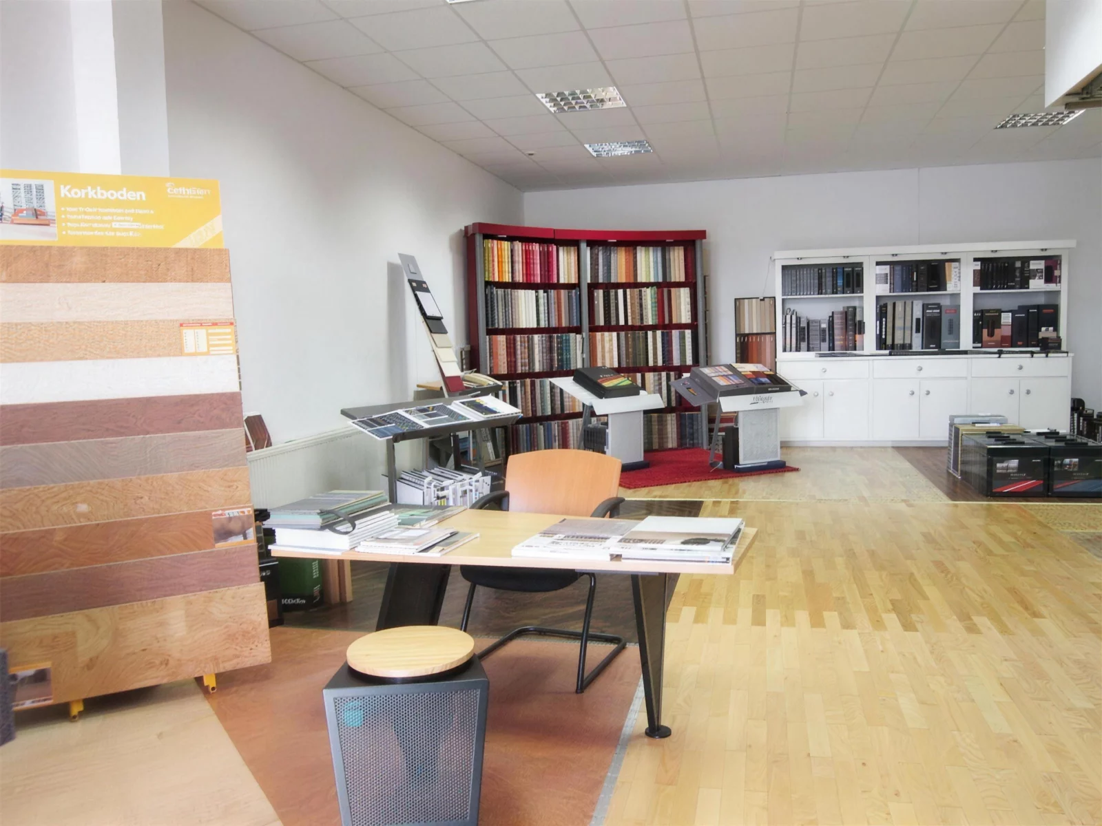 Showroom Eisenstrasse 33 Ruesselsheim: Musterboeden und Kollektionen in der Ausstellung